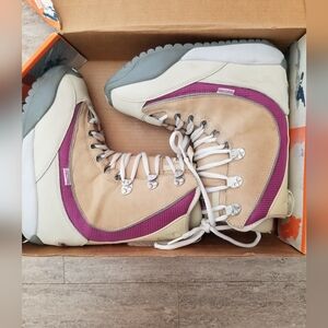 Burton Ruler Women’s Snowboard Boots 7.5 Khaki/Purple w/ Box